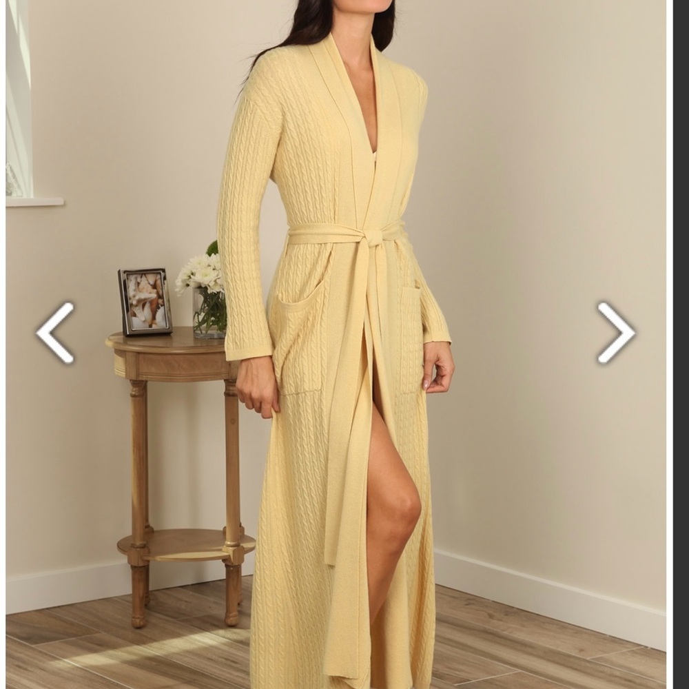 SCHWEITZER LINEN Angie Cozy Yellow Knit Robe